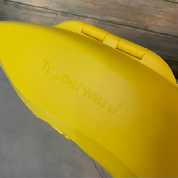 Tupperware Limited Edition Banana Keeper Case Yellow - Picture 6 of 7